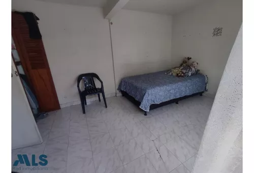 Casa De Tres Niveles Con Futura Ampliación.(mls#244633)