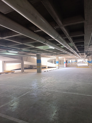 Locales En Centro Comercial