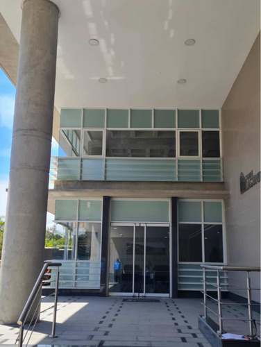 Imagen 2 de 9 de Venta Oficina De Lujo En Centro Empresarial La Lagunita
