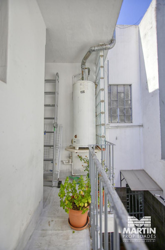 Casa Antigüa Totalmente Reciclada, 4 Ambientes, Depend, Patio. Excelente Ubicación.