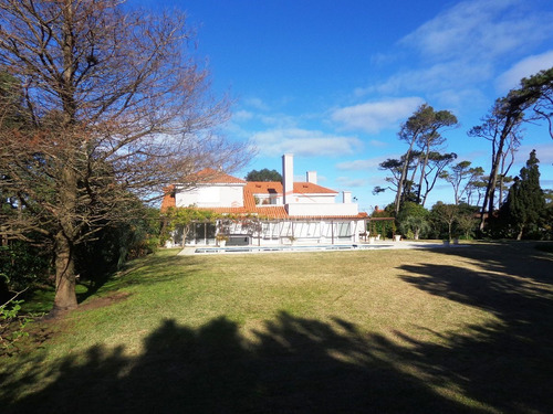 Imagen 16 de 30 de Magnífica Casa En Venta Y Venta Temporal En Punta Del Este, Brava