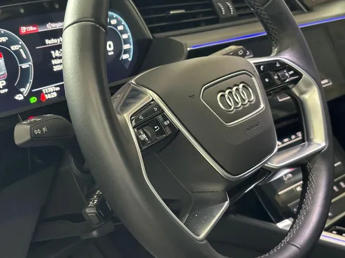Audi E-tron Advanced