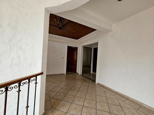 Casa En Venta En Fraccionamiento Privado, En Lomas De Atzingo, Cuernavaca.