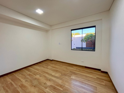 Imagen 10 de 18 de En Venta Residencia Refaccionado, Con Finas Terminaciones