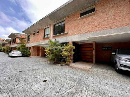 Se Vende Casa. 750m2  4h/5b/4p. Alto Hatillo