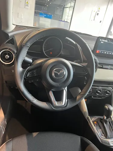 Mazda 2 Sedan Touring