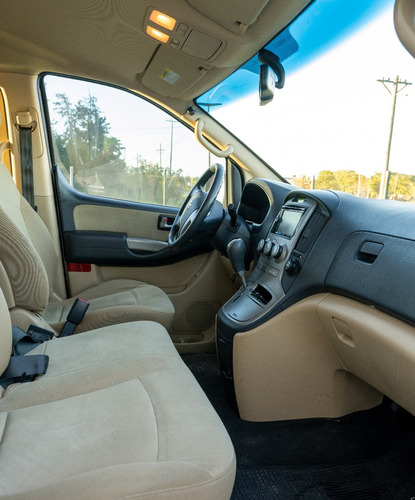 Imagen 7 de 12 de Hyundai H1 2.5 Premium 1 170cv At
