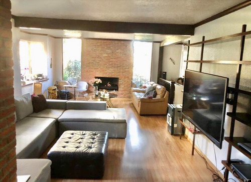 Imagen 3 de 10 de Casa Con Jardín Amplio