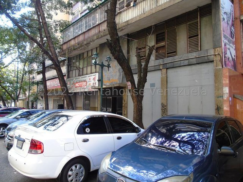 Jg Cod Flex 25-18098 Se Alquila Estupendo Y Espacioso Local A Pie De Calle En La Candelaria Negociable