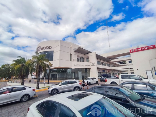 Local Comercial · Planta Baja · Centro De Cancún · Plaza Hollywood · Av Xcaret