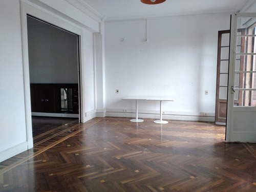 Imagen 8 de 21 de Oficina En 18 De Julio Frente A La Intendencia, 313 M2, Reciclada !!