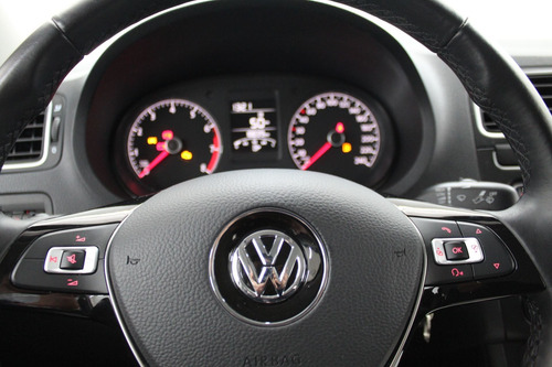 Imagen 7 de 15 de Volkswagen Vento 4x2 4 Pts Starline Ta A/ac R-15