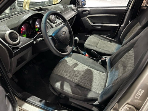 Ford Fiesta Fiesta 1.0 ROCAM HATCH 8V FLEX 4P MANUAL