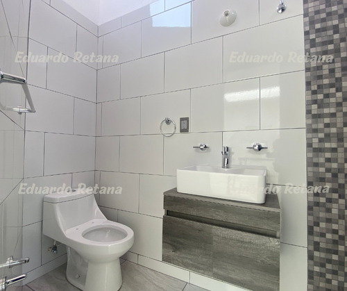 Amplia Casa En Pachuca, 132 M² De Construcción Y Vestidor En Recámara Principal