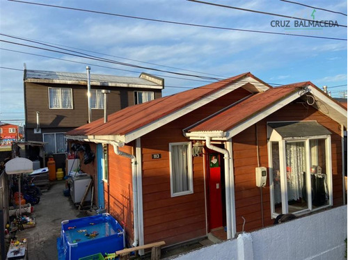 Casa En Venta De 5 Dorm. En Puerto Varas