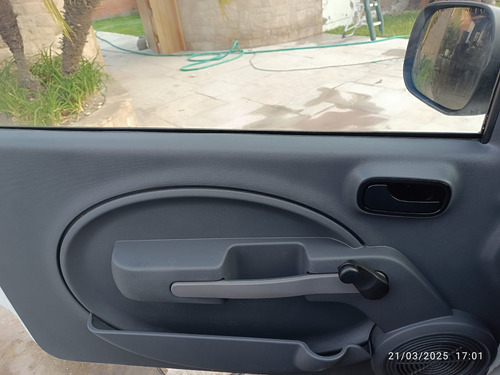 Furgo Ram V700 Modelo 2022 Gasolinera 4x2 En Perfecto Estado
