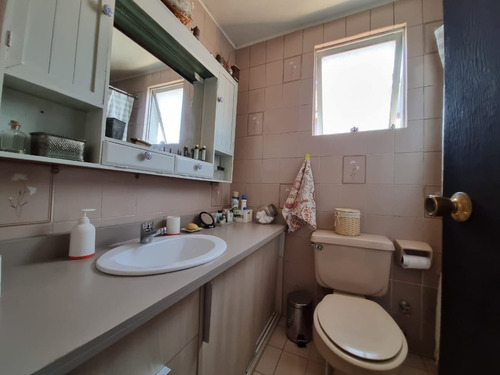 Vendo Casa Estoril 3d/2b+p.servicio Ubicación Full Conectada