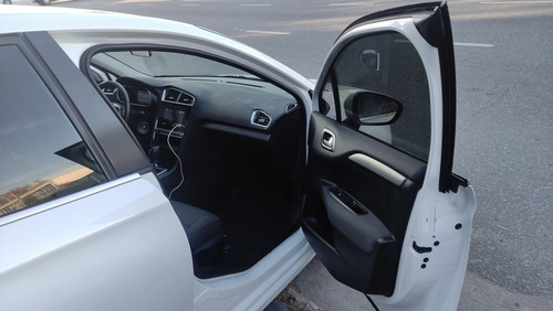 Imagen 12 de 18 de Citroën C4 Lounge 2018 1.6 Thp 165 At6 Feel
