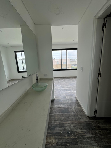 Casa 5 Ambientes En Venta. Lagos De Canning 1
