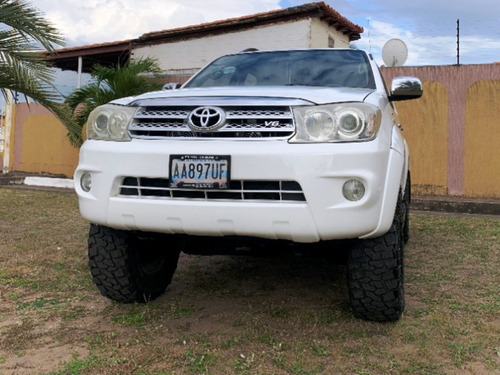 Imagen 9 de 18 de Toyota Fortuner 4x4