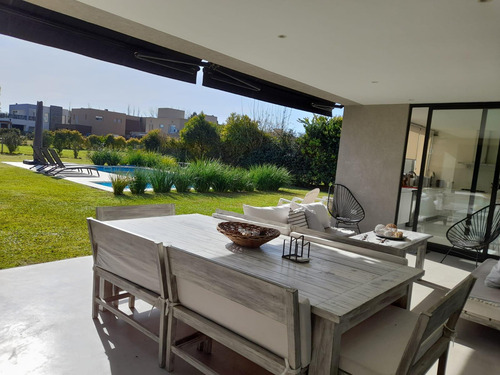 Casa En Venta Buenos Aires Golf, Bella Vista