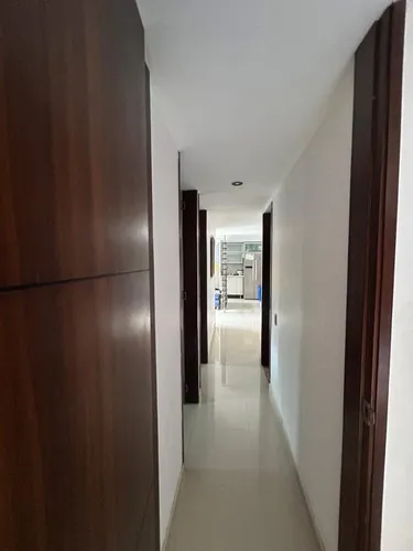 Vendo Apartamento Super Lindo, En La Parte Baja De La Loma De Los Bernal