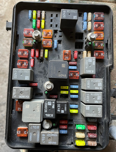 Caja De Fusibles Equinox Terrain 2010 - 2015 20848336
