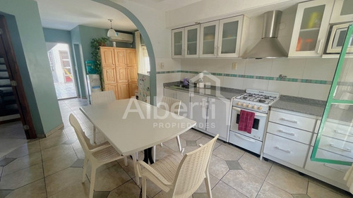 Venta Casa 4 Ambientes En El Palomar.