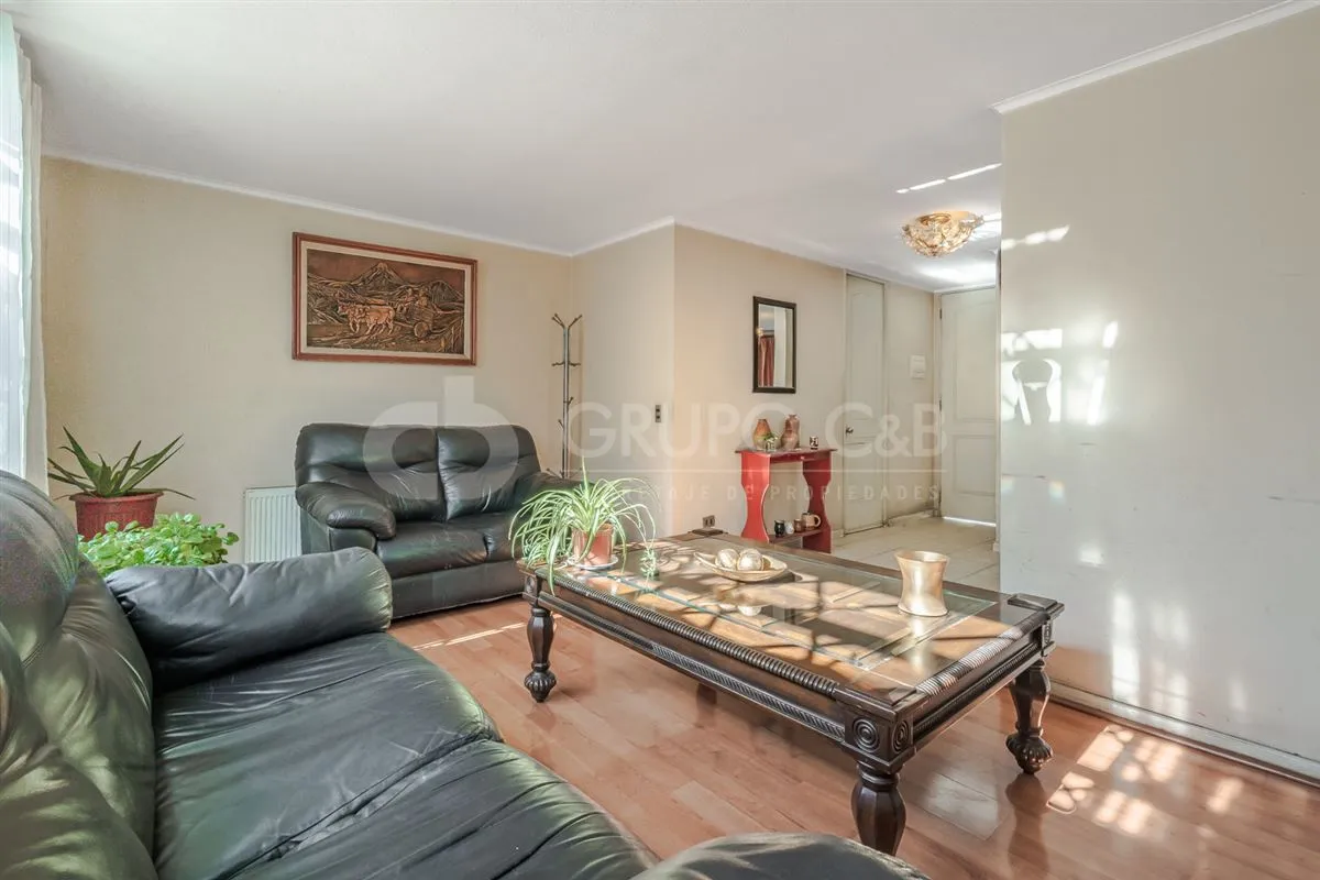 Imagen 2 de 18 de Casa En Venta De 3 Dorm. En Peñalolén