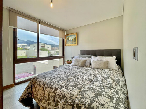 Casa En Venta De 4 Dorm. En Lo Barnechea (craighouse)