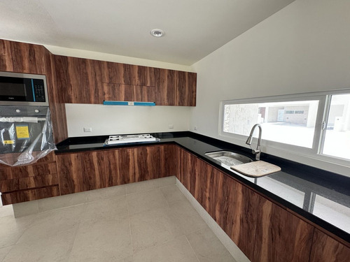 Ambiente Tranquilo, Amplio Jardín- La Vista Residencial