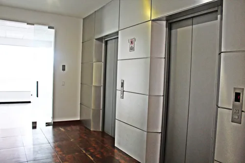 Oficina En Arriendo En Los Rosales. Cod A1105075