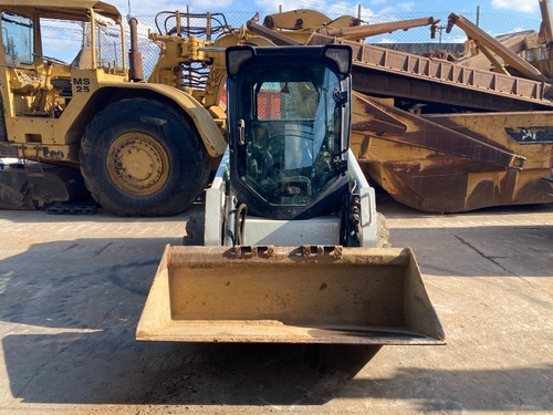 Imagem 9 de 14 de Minicarregadeira Bobcat S450 Ano 2015