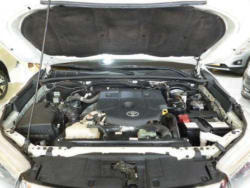 Toyota Hilux 2.8 Cd Srx 177cv 4x2