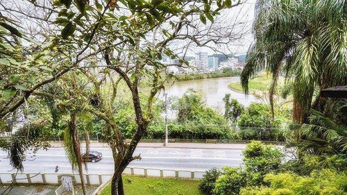Imagem 4 de 23 de Casa Com 4 Dormitórios, 325 M² - Venda Por R$ 1.600.000,00 Ou Aluguel Por R$ 8.000,00/ano - Centro (blumenau) - Blumenau/sc - Ca0329
