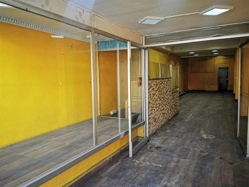 Local Comercial En Arriendo Irarrazaval Con Vicuña Mackenna