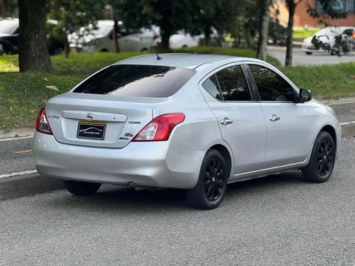 Nissan Versa 1.6 Sense