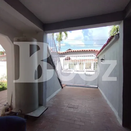 Venta De Casa, Urb Las Rosas