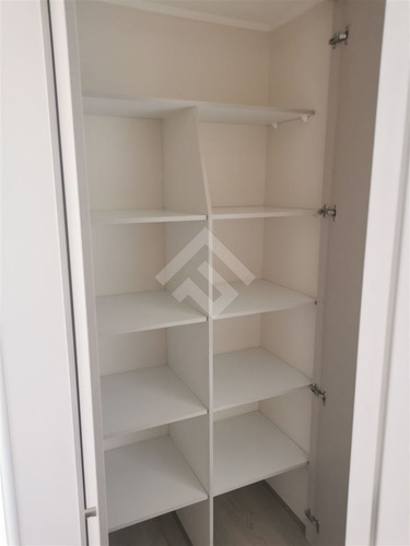 Departamento En Venta De 2 Dorm. 2 Baños Metro Plaza Maipú