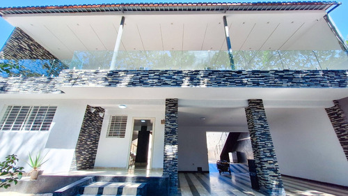 Venta Exclusiva Casa En Urbanización El Parral Valencia Cod Ac 24837
