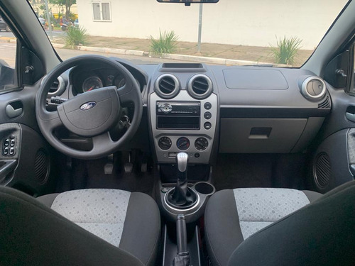 Imagem 9 de 14 de Ford Fiesta Hatch 1.6 16v 4p Se Flex