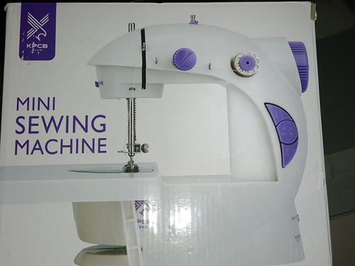 Imagen 2 de 5 de Mini Maquina De Coser