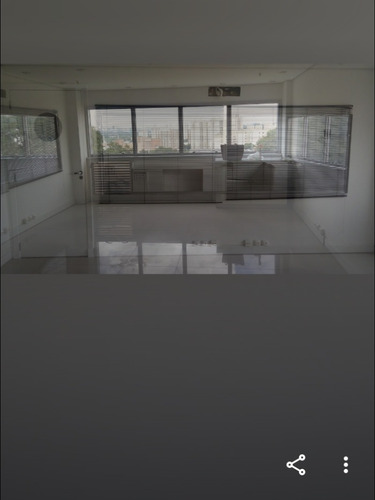 Imagem 2 de 8 de Sala Comercial Para Alugar Na Rua Irmã Pia, Jaguaré, São Paulo - Sp - Liv-11402
