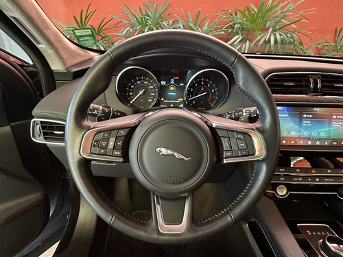 Jaguar F-PACE 2.0 16V INGENIUM PRESTIGE AWD 4P AUTOMÁTICO