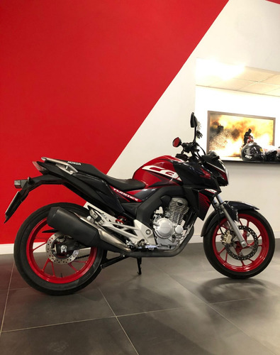 Honda Twister 250 - Usada