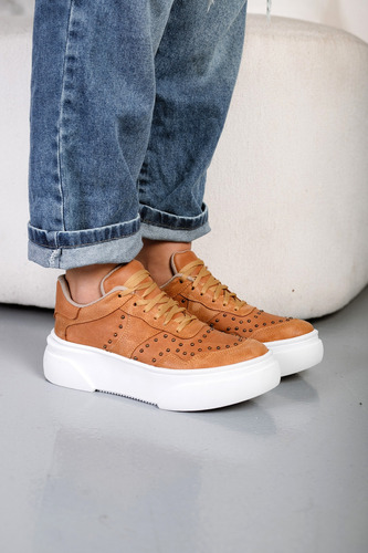 Zapatillas Mujer Urbanas Cuero Plataforma Tachas Moda Cazzu