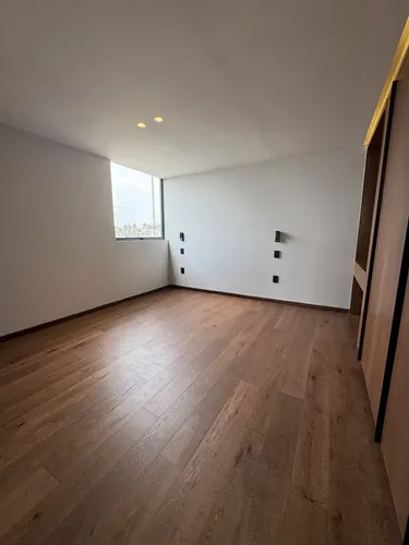 Nueva Con Diseño Arquitectónico Vanguardista