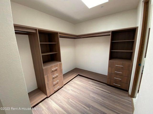 Casa En Venta En Metepec San Salvador Tizatlalli Gis 24-1104