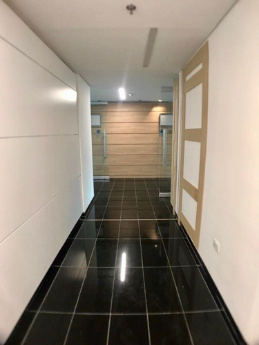Imagen 6 de 10 de En Venta/alquiler Oficina De 600m2 En Las Mercedes