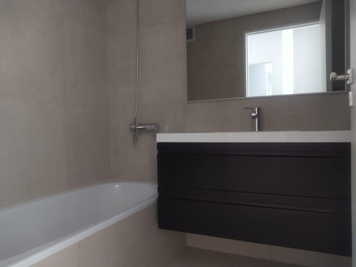 Imagen 10 de 19 de Departamento En Venta De 2 Ambientes En Puerto Madero